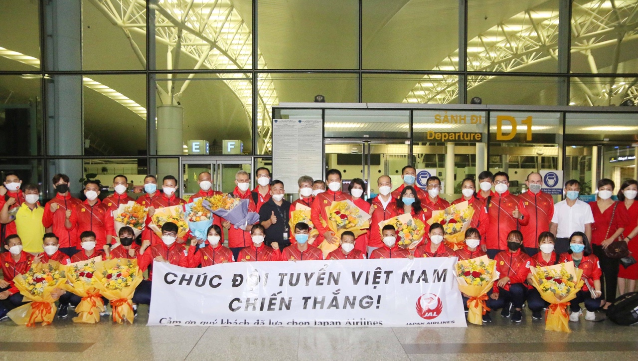 Lãnh đạo Tổng cục TDTT tiễn đoàn TTVN tại sân bay quốc tế Nội Bài